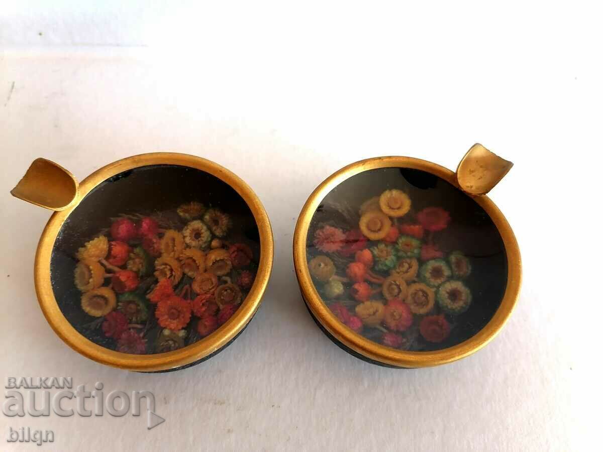 Great Ashtrays With Gilding with price 19.98 BGN | € 10.22
