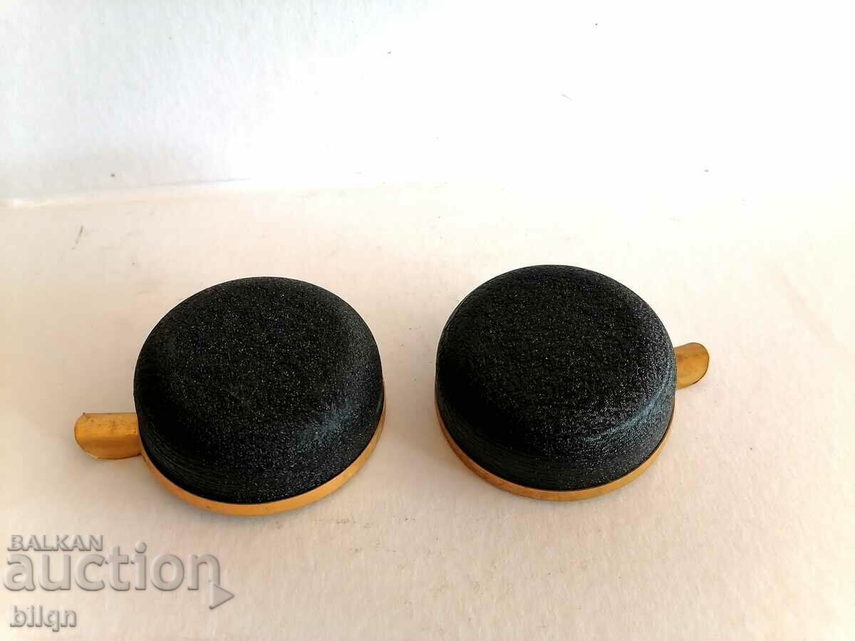 Delivery of Great Ashtrays With Gilding