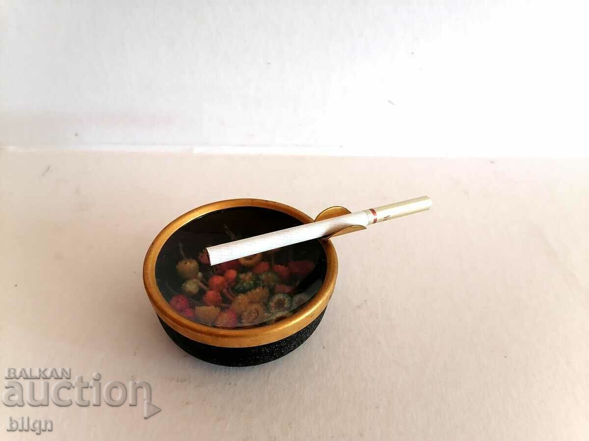 Μεγάλα Τασάκια με Επιχρύσωση - 5