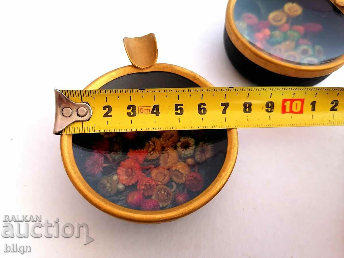 Great Ashtrays With Gilding - 7