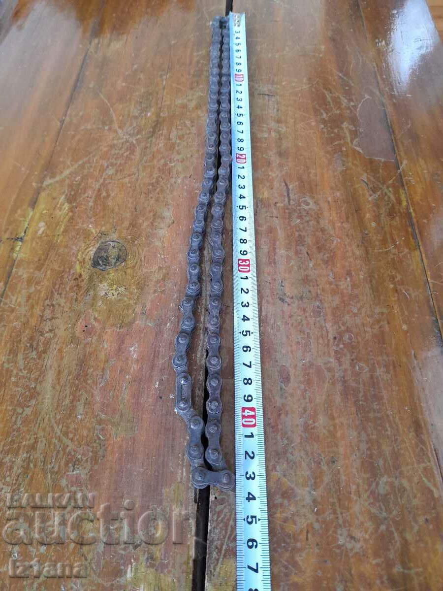 Licitație Lanț vechi de bicicletă, roată Licitație Lanț vechi de bicicletă, roată