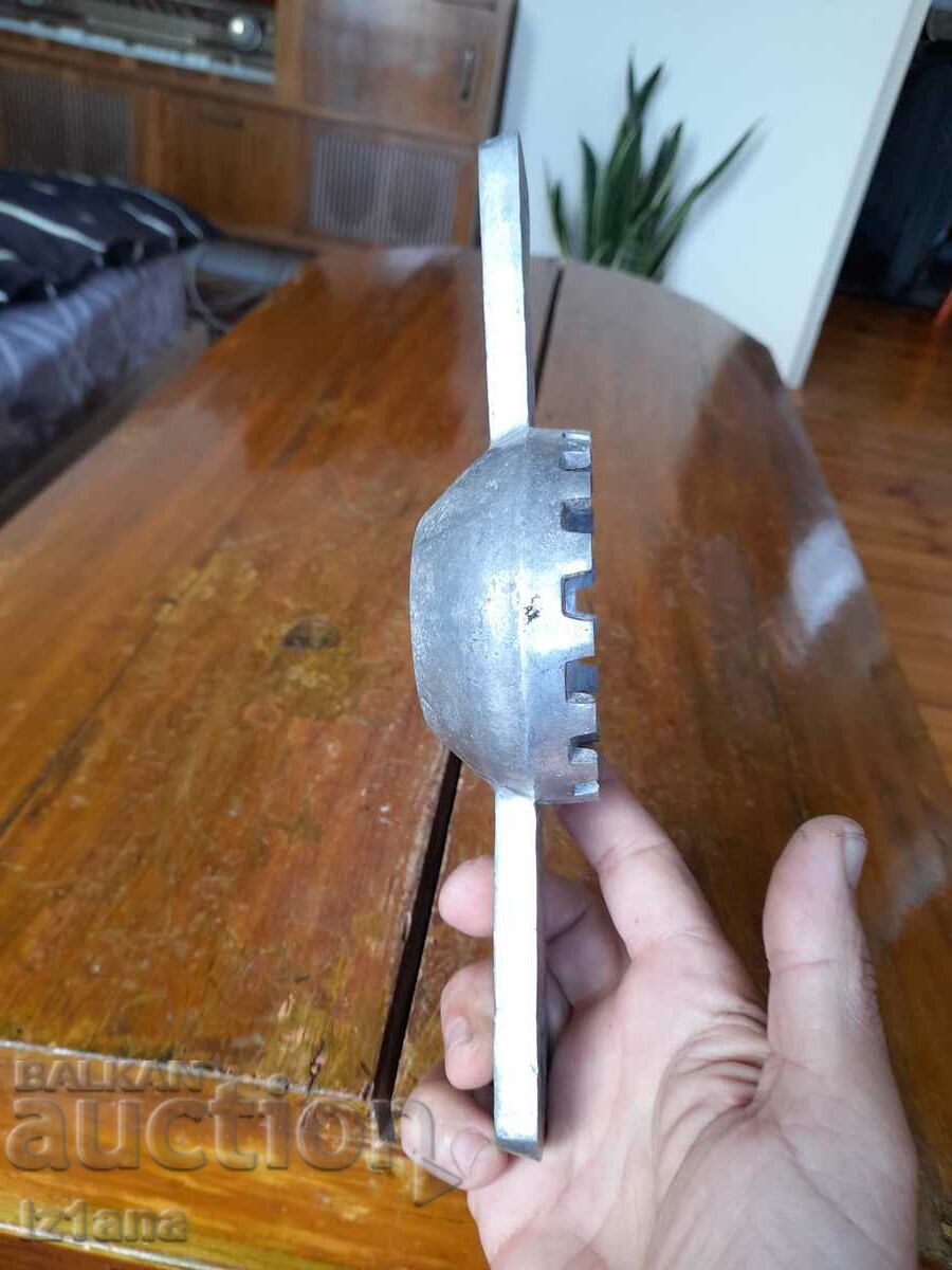 Licitație Dop de borcan vechi Licitație Dop de borcan vechi