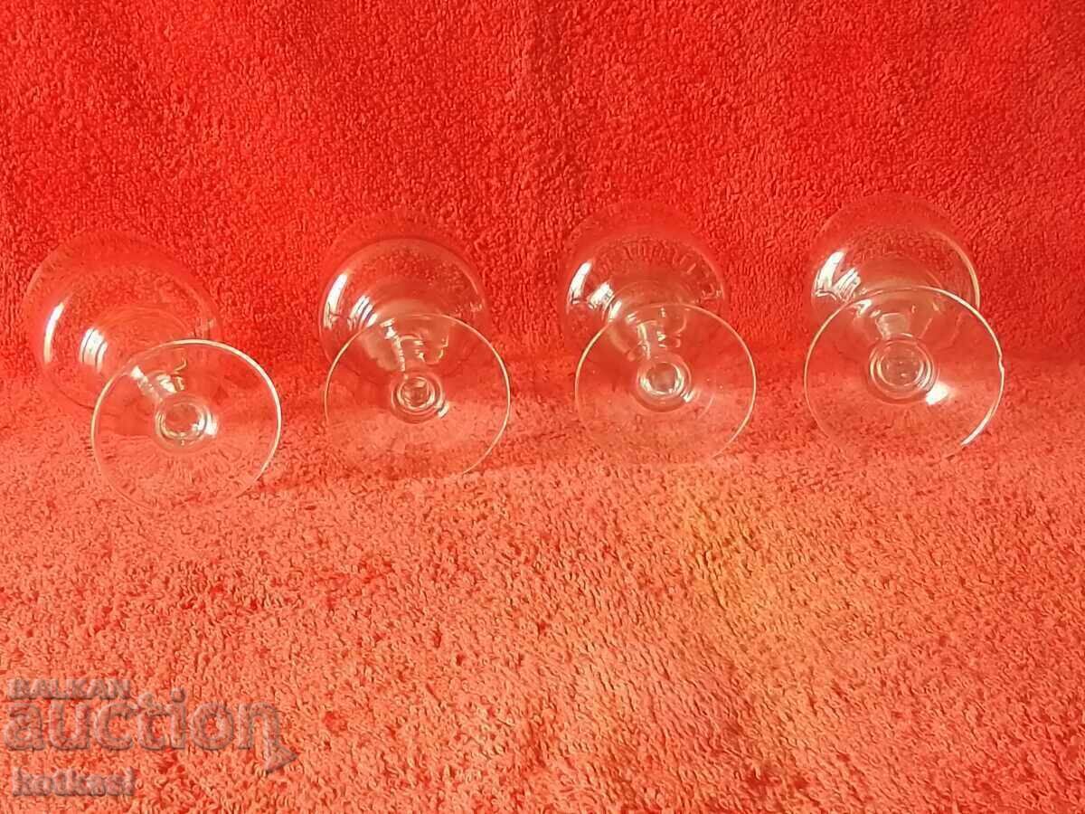 Delivery of Lot of 4 glass crystal cups gold rims
