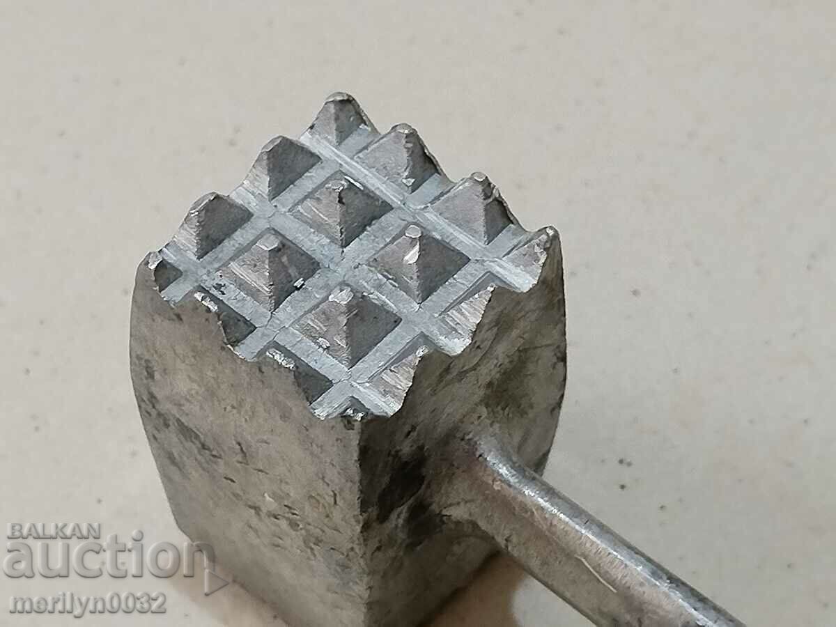 Licitație ciocan culinar pentru friptură Licitație ciocan culinar pentru friptură