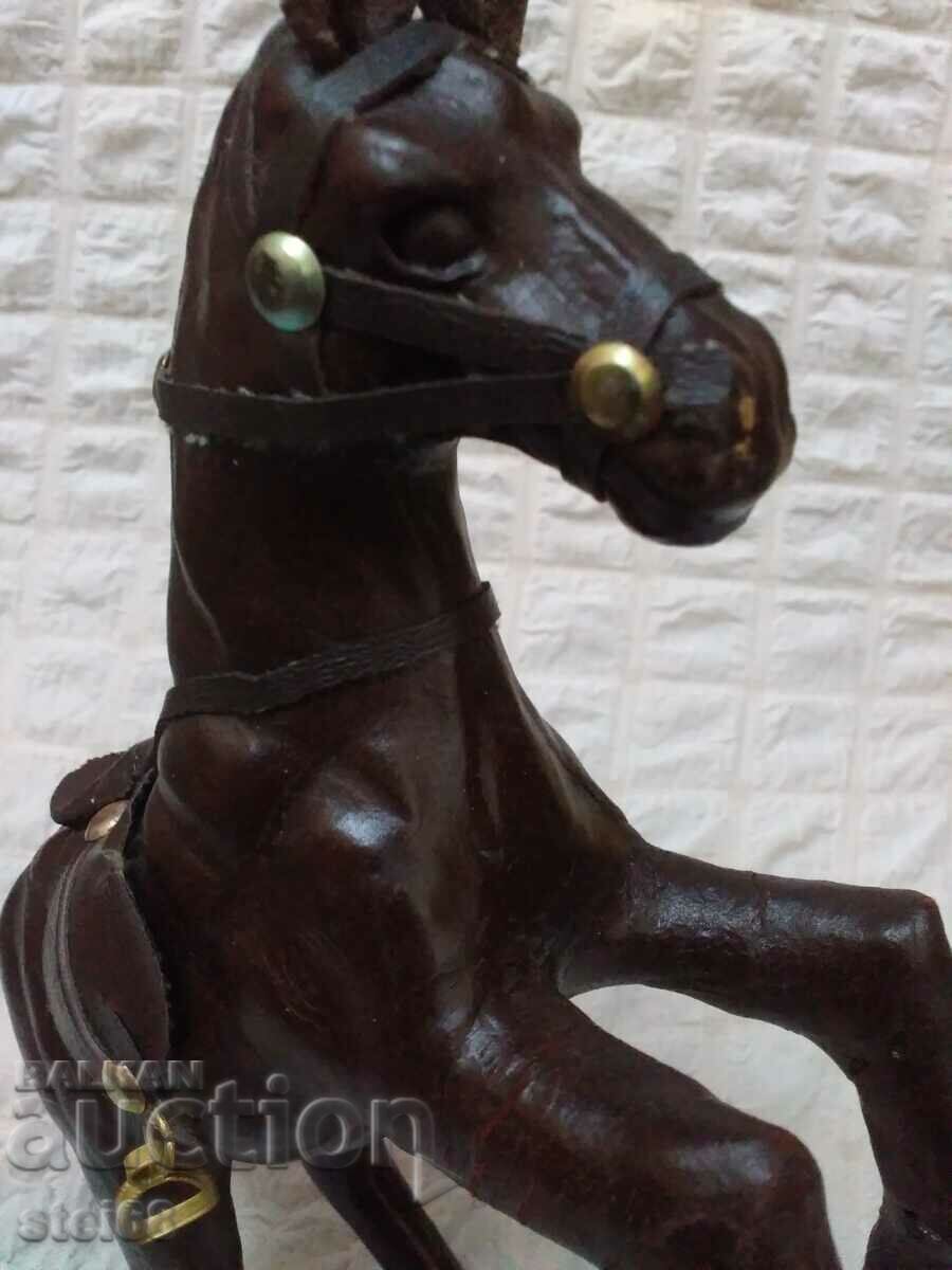 CAL DE PIELE cu preț 40.00 BGN | € 20.45