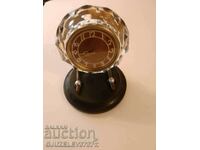 Ceas vechi rusesc cu far de cristal care funcționează