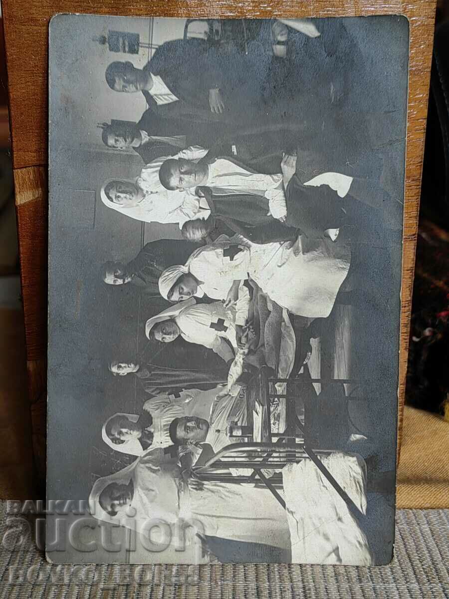 1910те г Стара Снимка Русе Екип Военни Мед. Сестри и Лекари