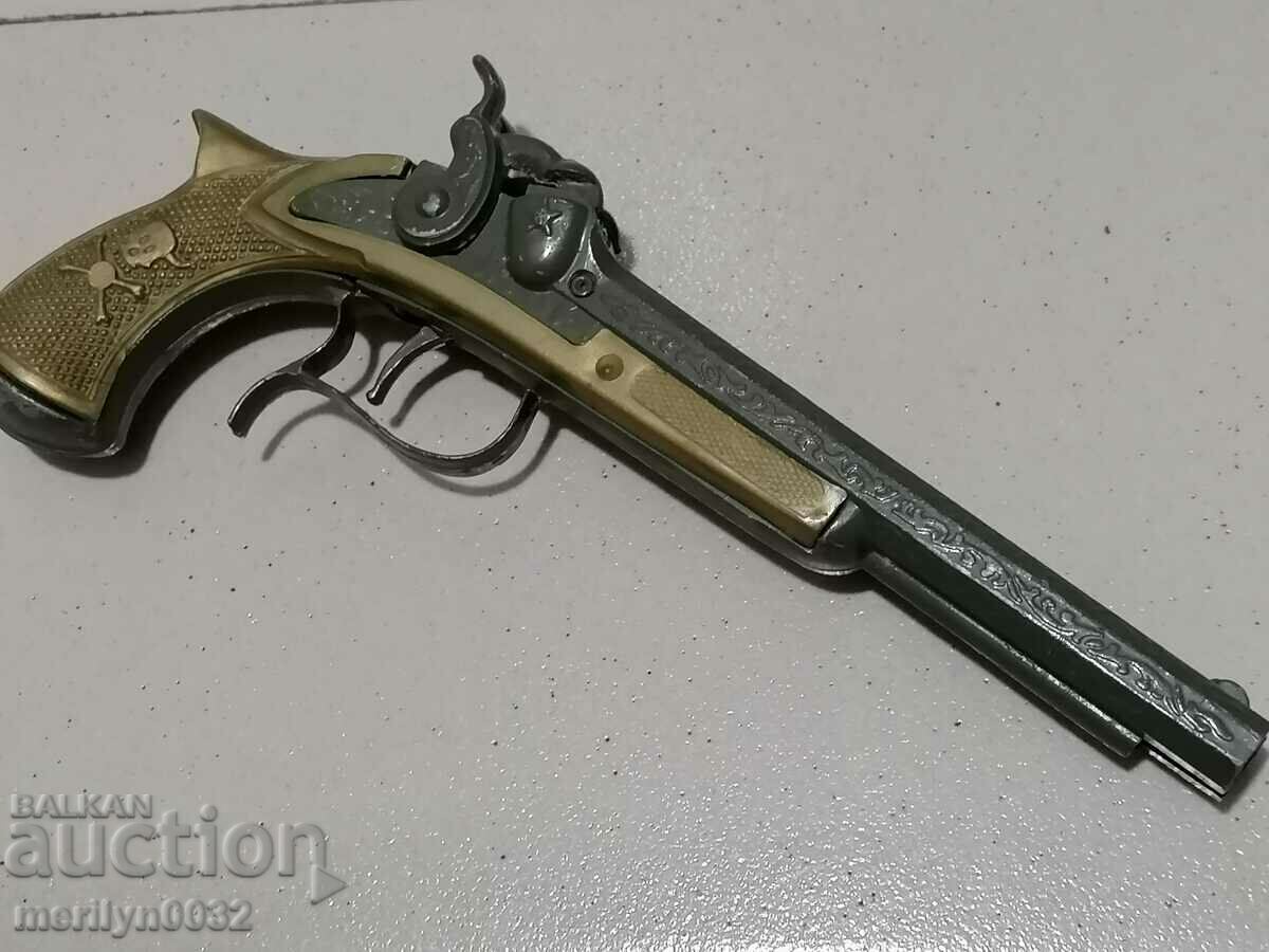 Children's toy pistol with caps, the gun works with price 49.00 BGN | € 25.05