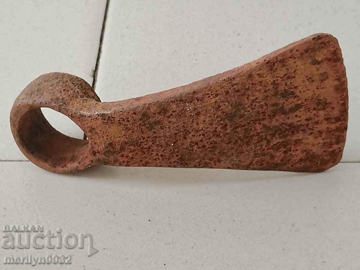 Auction Old blade, farm tool, pitchfork, wrought iron Auction Old blade, farm tool, pitchfork, wrought iron