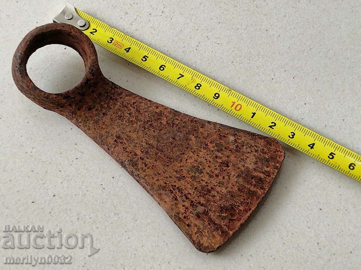 Delivery of Old blade, farm tool, pitchfork, wrought iron Delivery of Old blade, farm tool, pitchfork, wrought iron