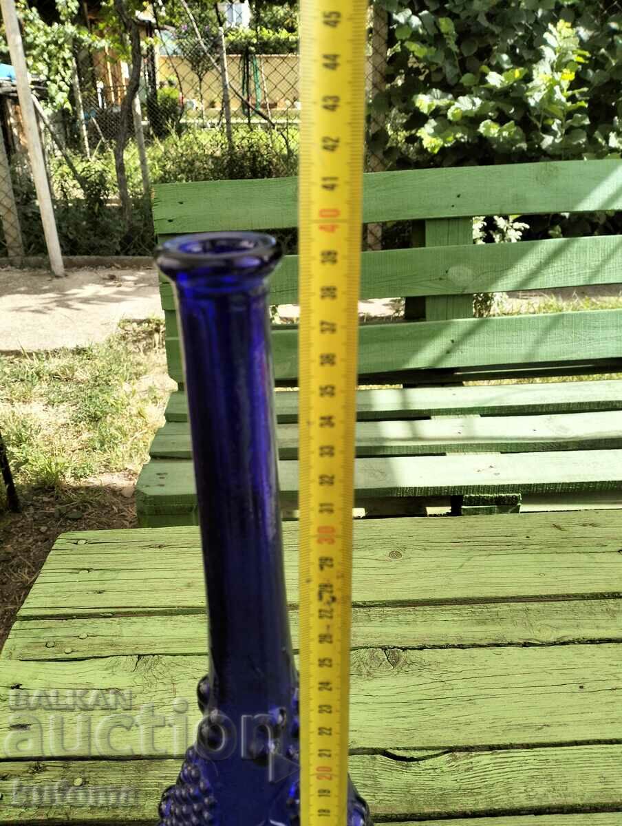 Vase made of blue glass with price 39.99 BGN | € 20.45 Vase made of blue glass with price 39.99 BGN | € 20.45