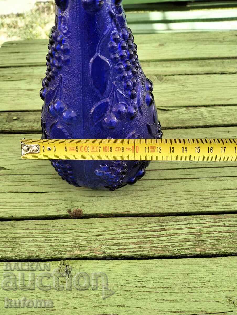 Auction Vase made of blue glass Auction Vase made of blue glass