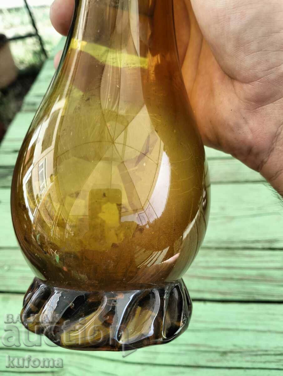 Auction Vase made of colored glass Auction Vase made of colored glass