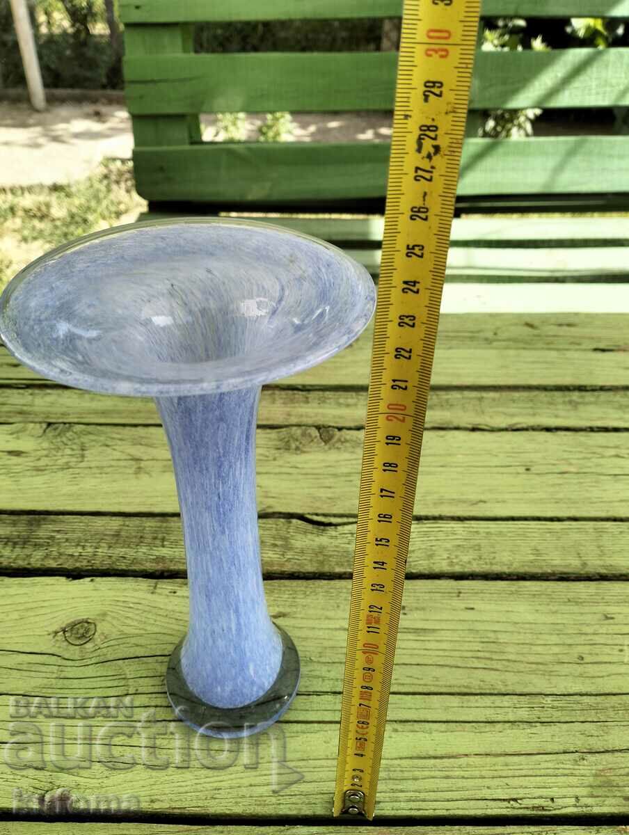 Delivery of Crystal vase