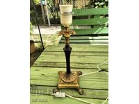 Μπρούτζινο φωτιστικό