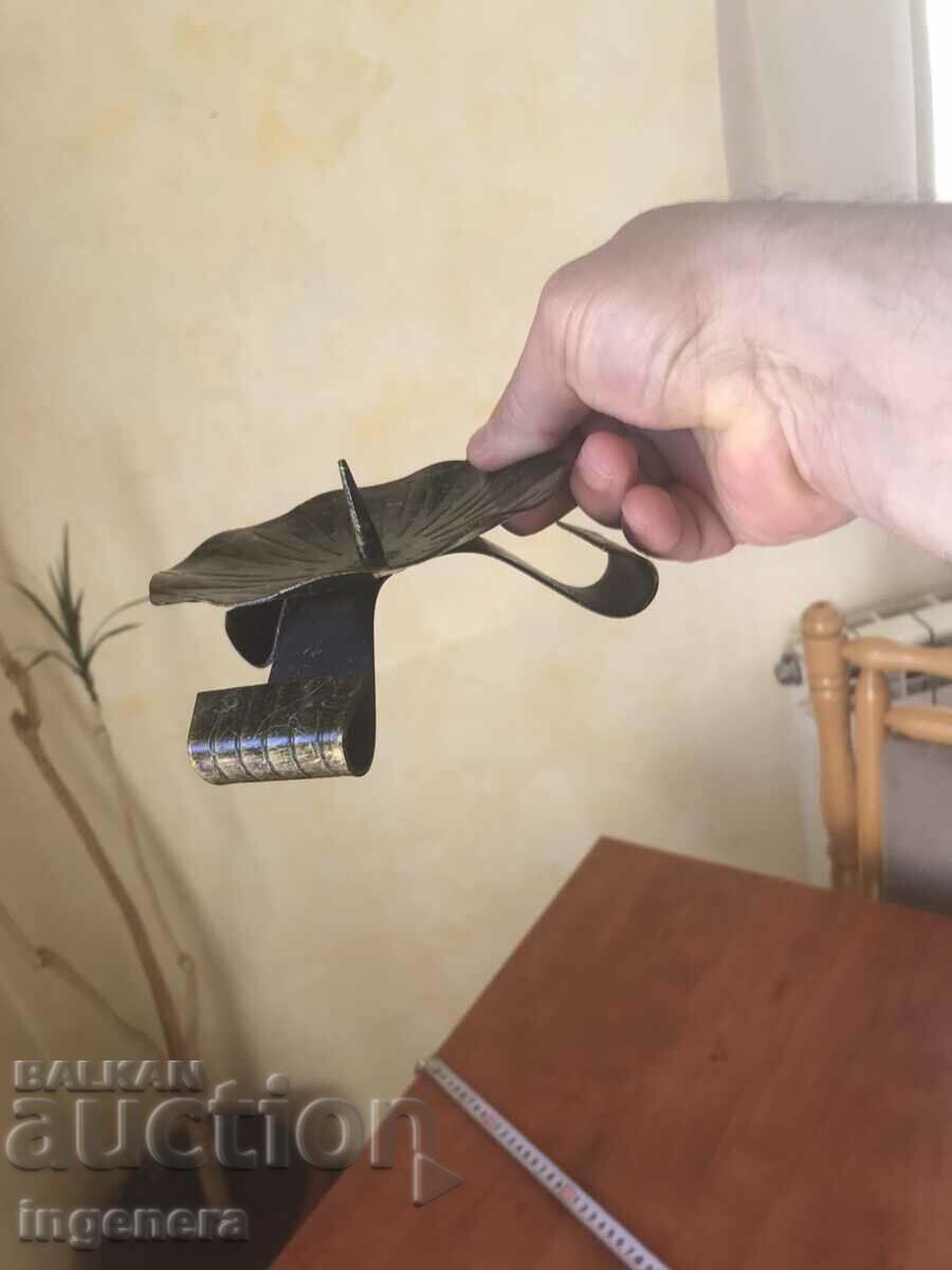 CANDLESTICK WROUGHT IRON METAL OLD - 5 CANDLESTICK WROUGHT IRON METAL OLD - 5