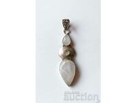 Silver locket with moonstone - 9.2 g.