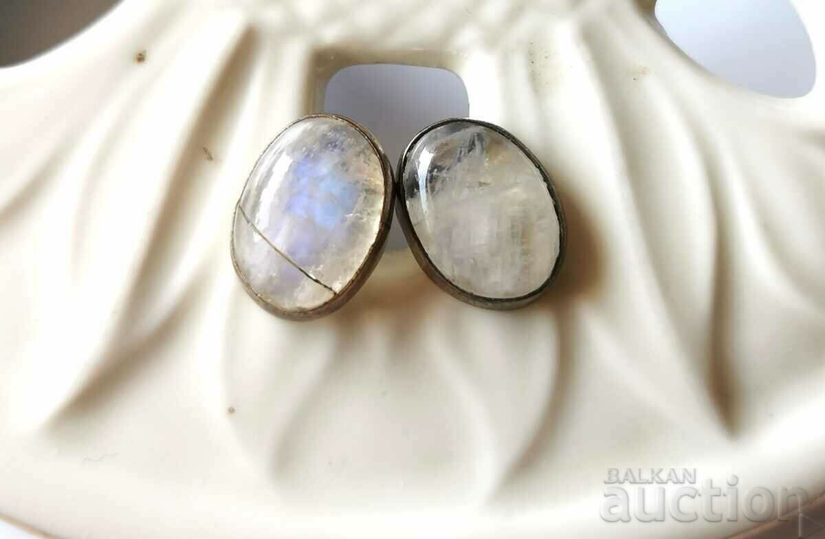 Silver earrings with moonstone - 2.8 g.