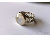 Сребърен пръстен с лунен камък - 4,3 гр.