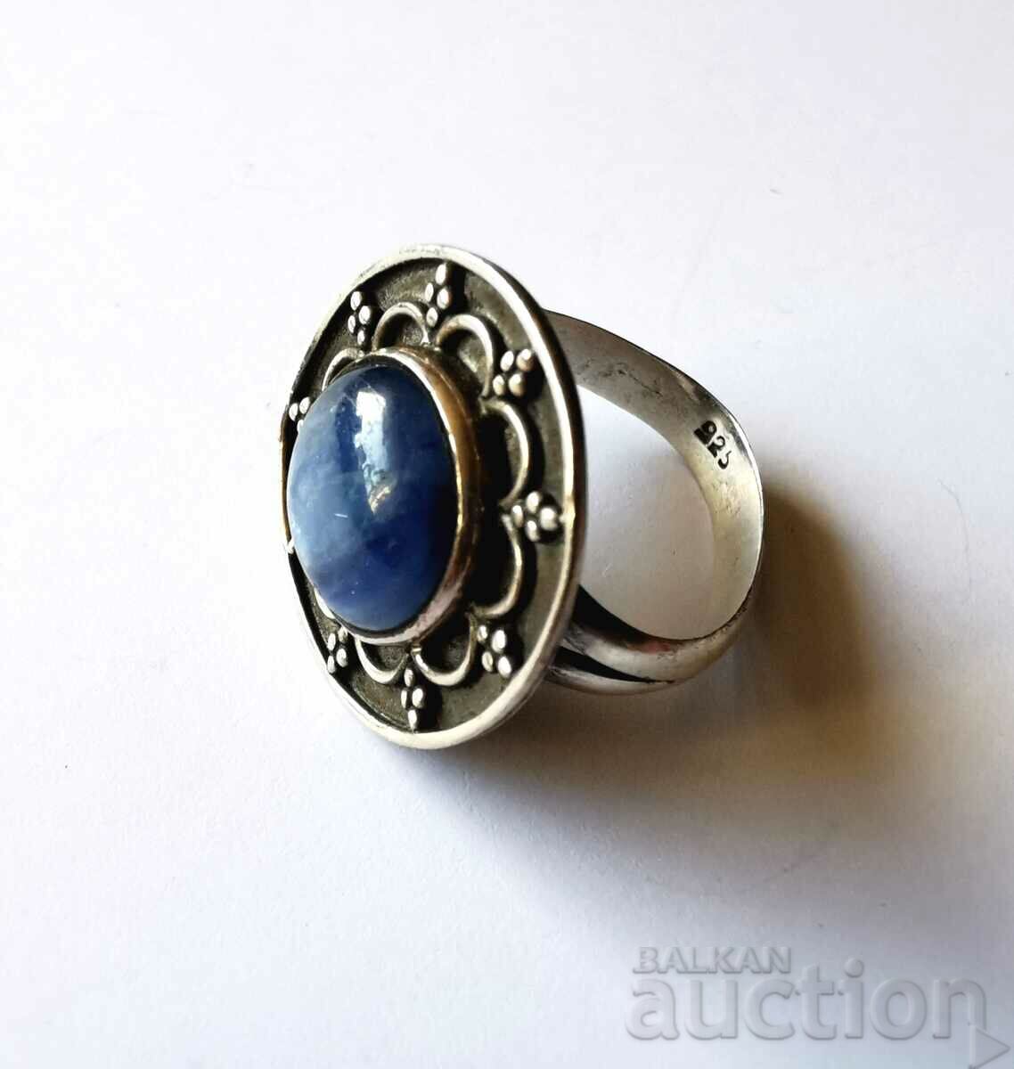 Silver ring with kyanite - 5.3 g.