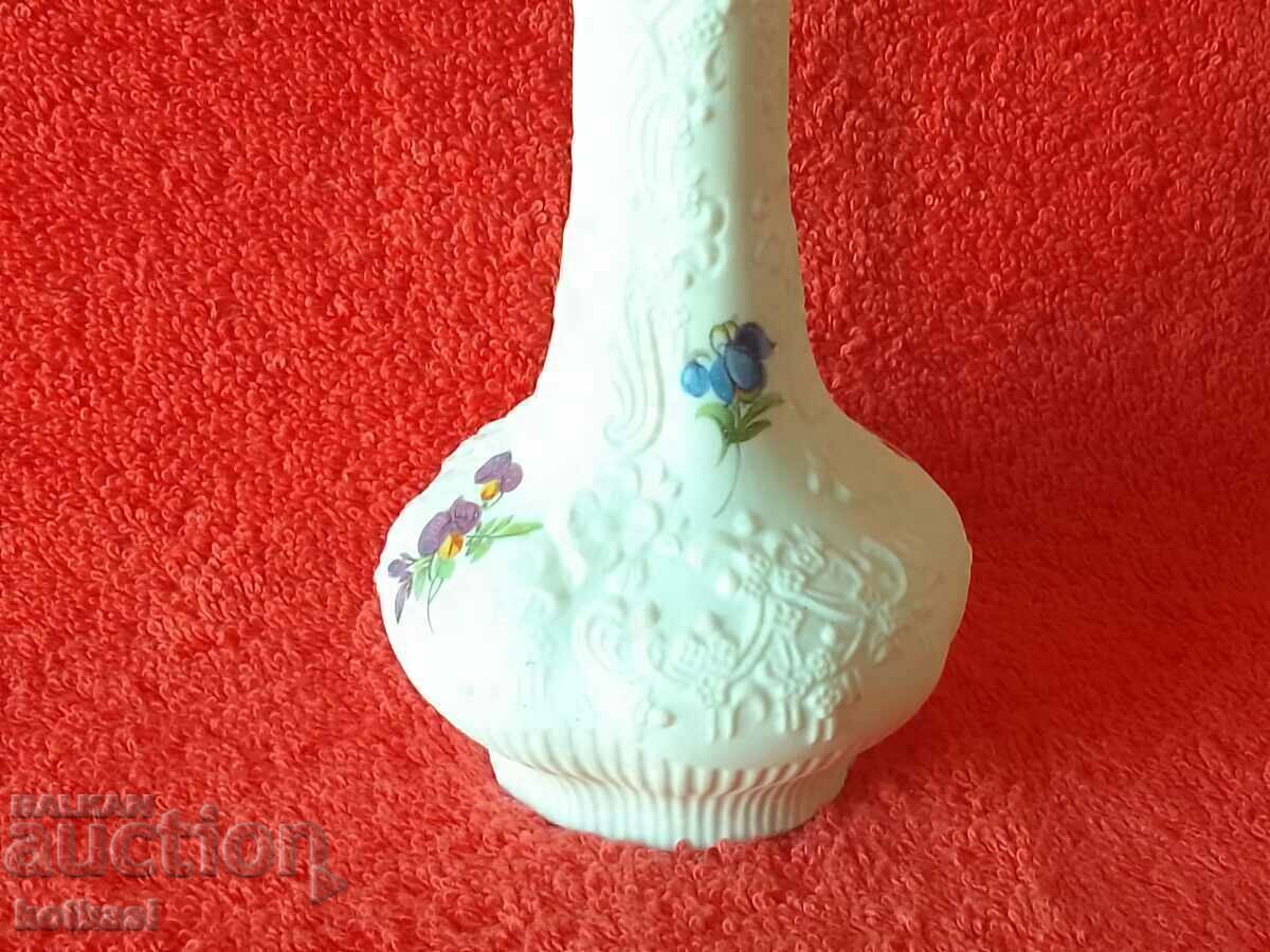 Old porcelain vase Handmade KPM embossed surface flowers with price 31.50 BGN | € 16.11 Old porcelain vase Handmade KPM embossed surface flowers with price 31.50 BGN | € 16.11