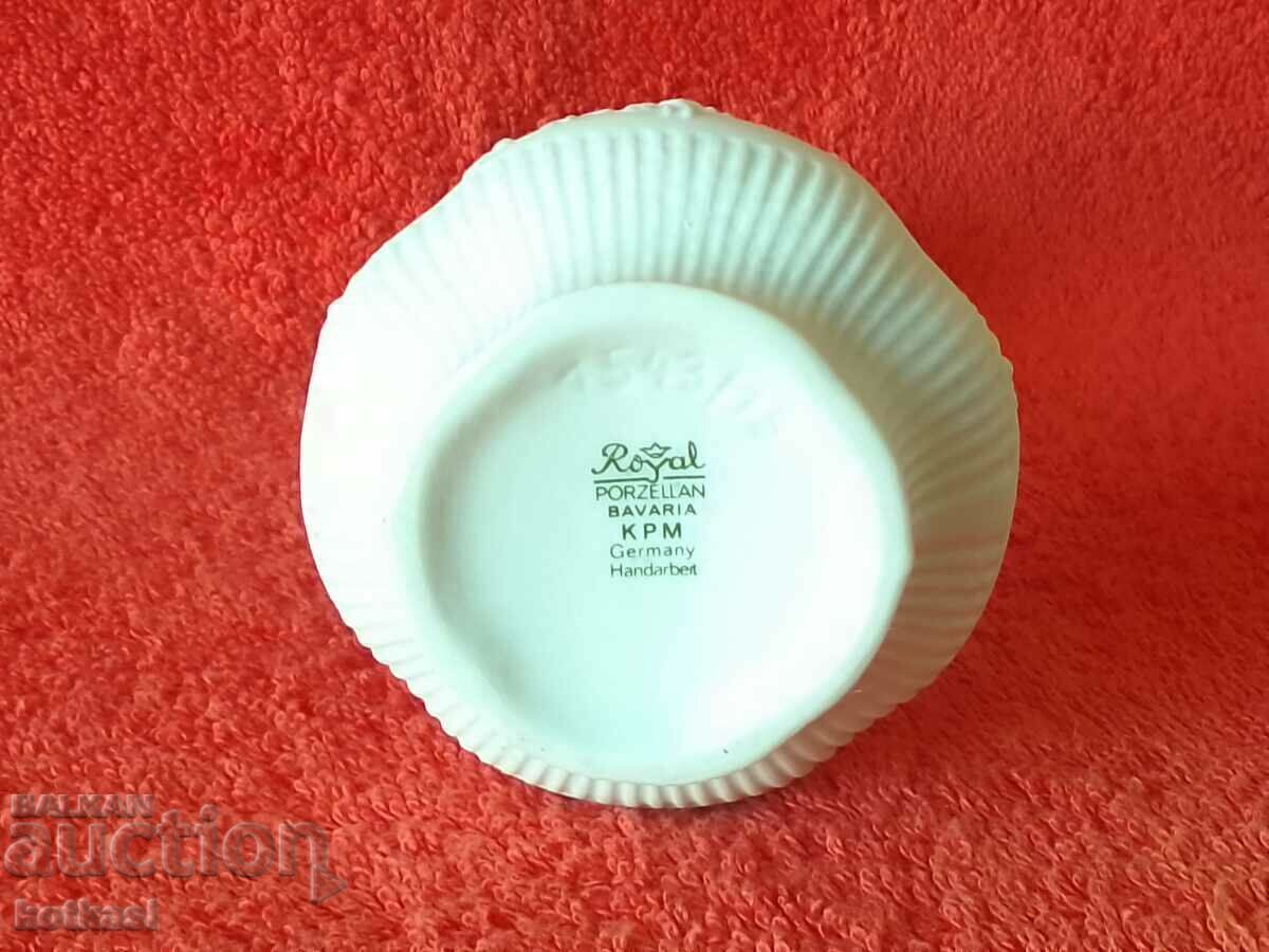 Old porcelain vase Handmade KPM embossed surface flowers - 6 Old porcelain vase Handmade KPM embossed surface flowers - 6