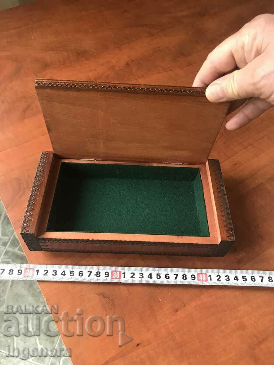 Licitație CUTIE LEMN PIROGRAF DESEN ANTICHI DIN SOCA MOSTRA