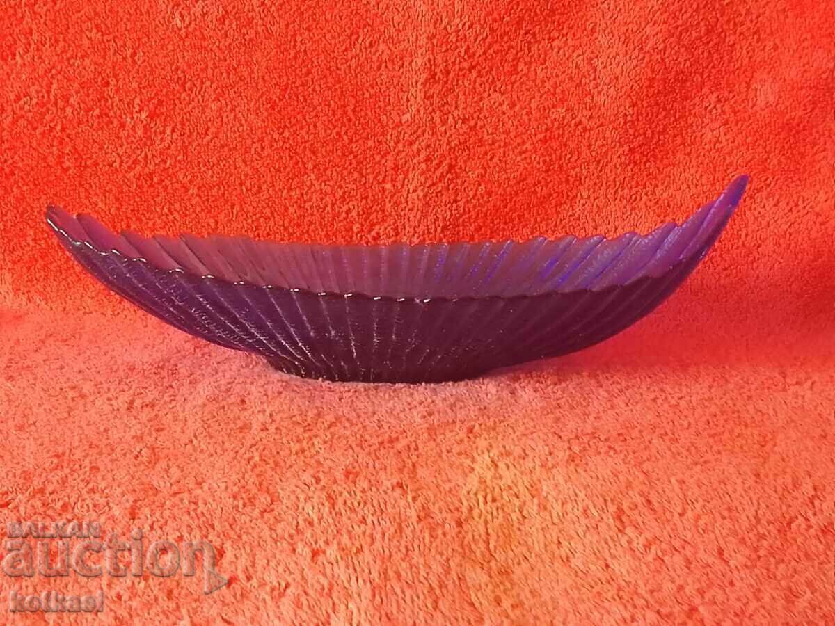 Auction Colored blue glass crystal bowl Auction Colored blue glass crystal bowl