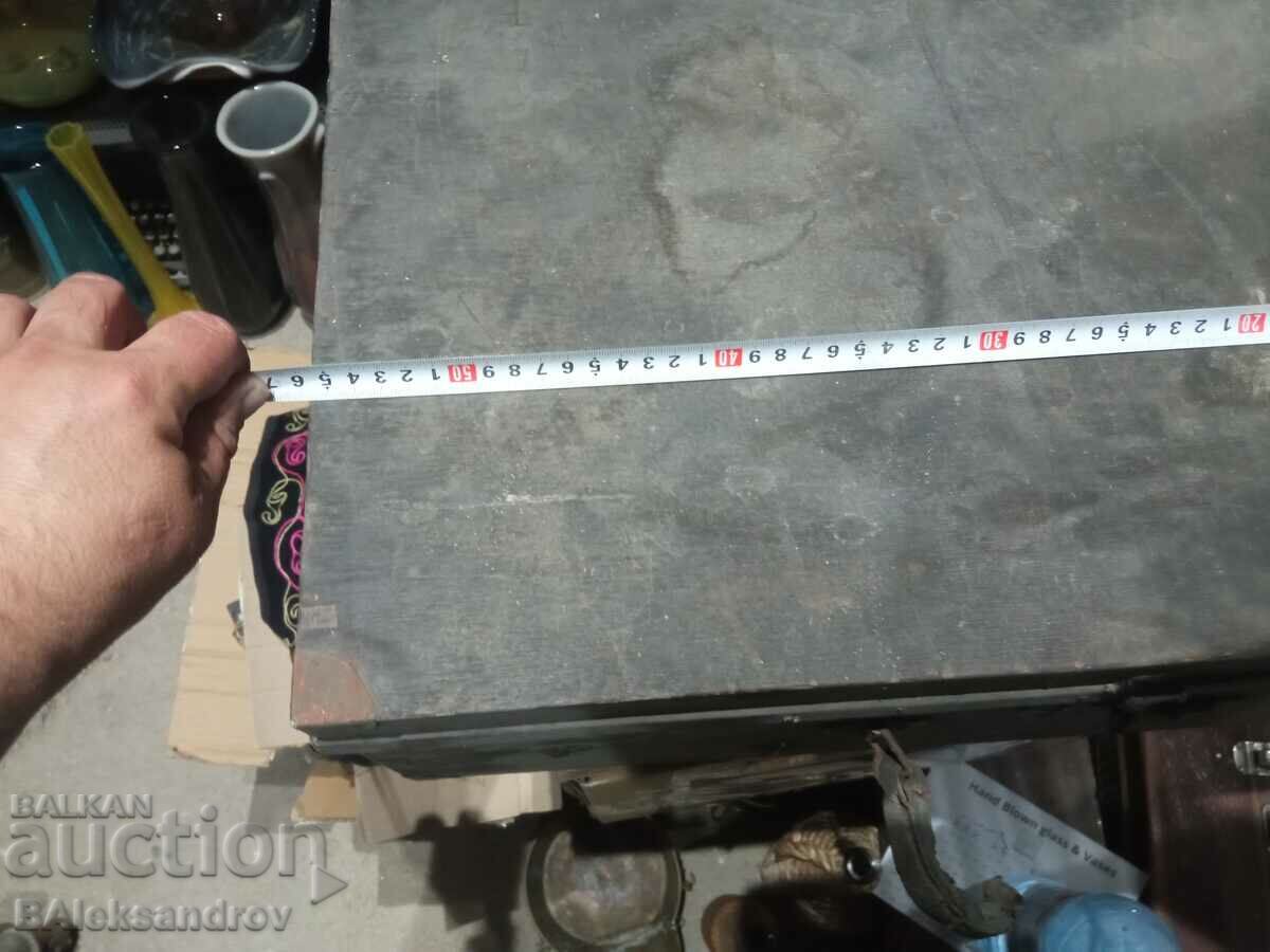 Old wooden suitcase - 6 Old wooden suitcase - 6