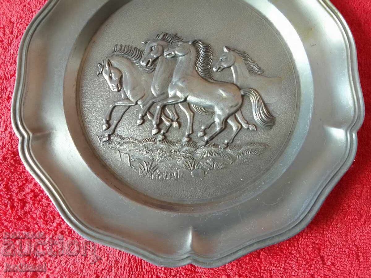 Placă de perete metalică marcată Con Kone Germania cu preț € 18.15 | 35.50 BGN Placă de perete metalică marcată Con Kone Germania cu preț € 18.15 | 35.50 BGN