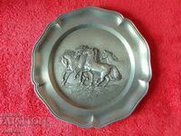 Placă de perete metalică marcată Con Kone Germania