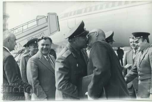 Kisses between socialist generals