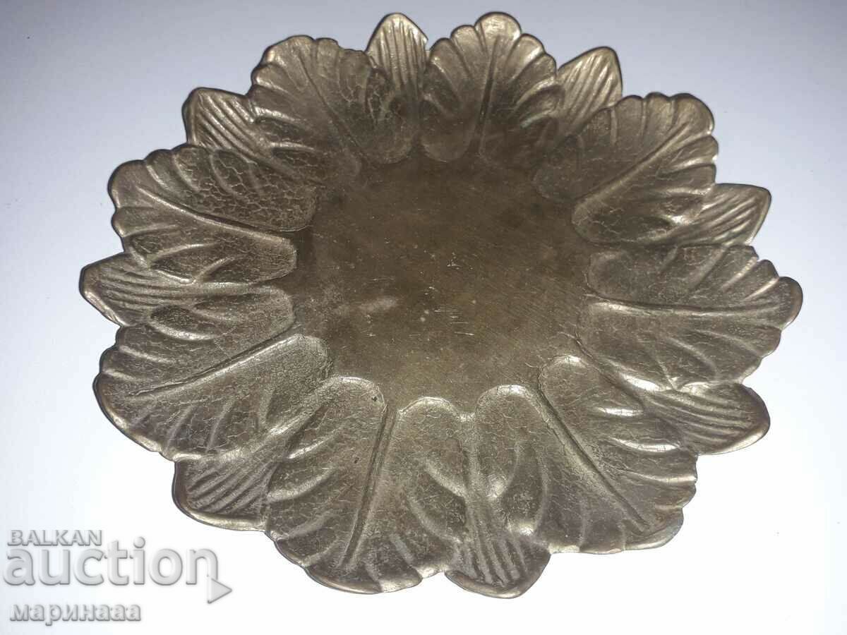 Δημοπρασία ΕΝΑ ΠΙΑΤΟ. ΜΑΣΙΦ ΟΡΕΙΧΑΛΚΟΣ Δημοπρασία ΕΝΑ ΠΙΑΤΟ. ΜΑΣΙΦ ΟΡΕΙΧΑΛΚΟΣ