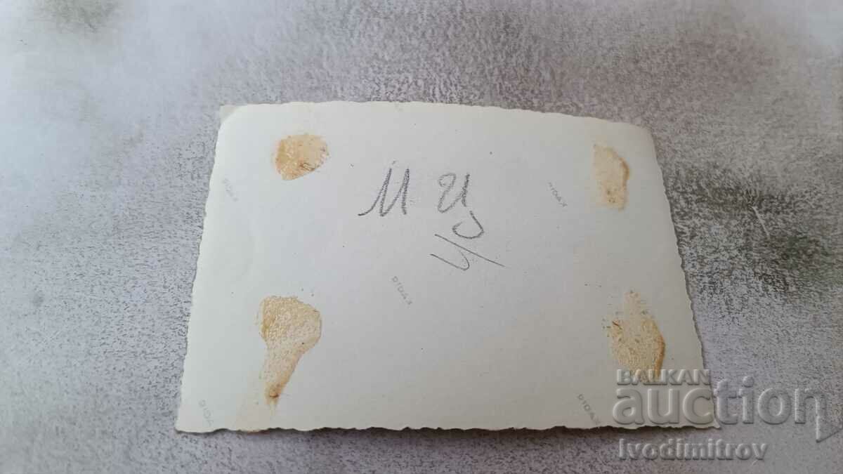 Photo Youth in sports teams on the field with price 1.85 BGN | € 0.95 Photo Youth in sports teams on the field with price 1.85 BGN | € 0.95