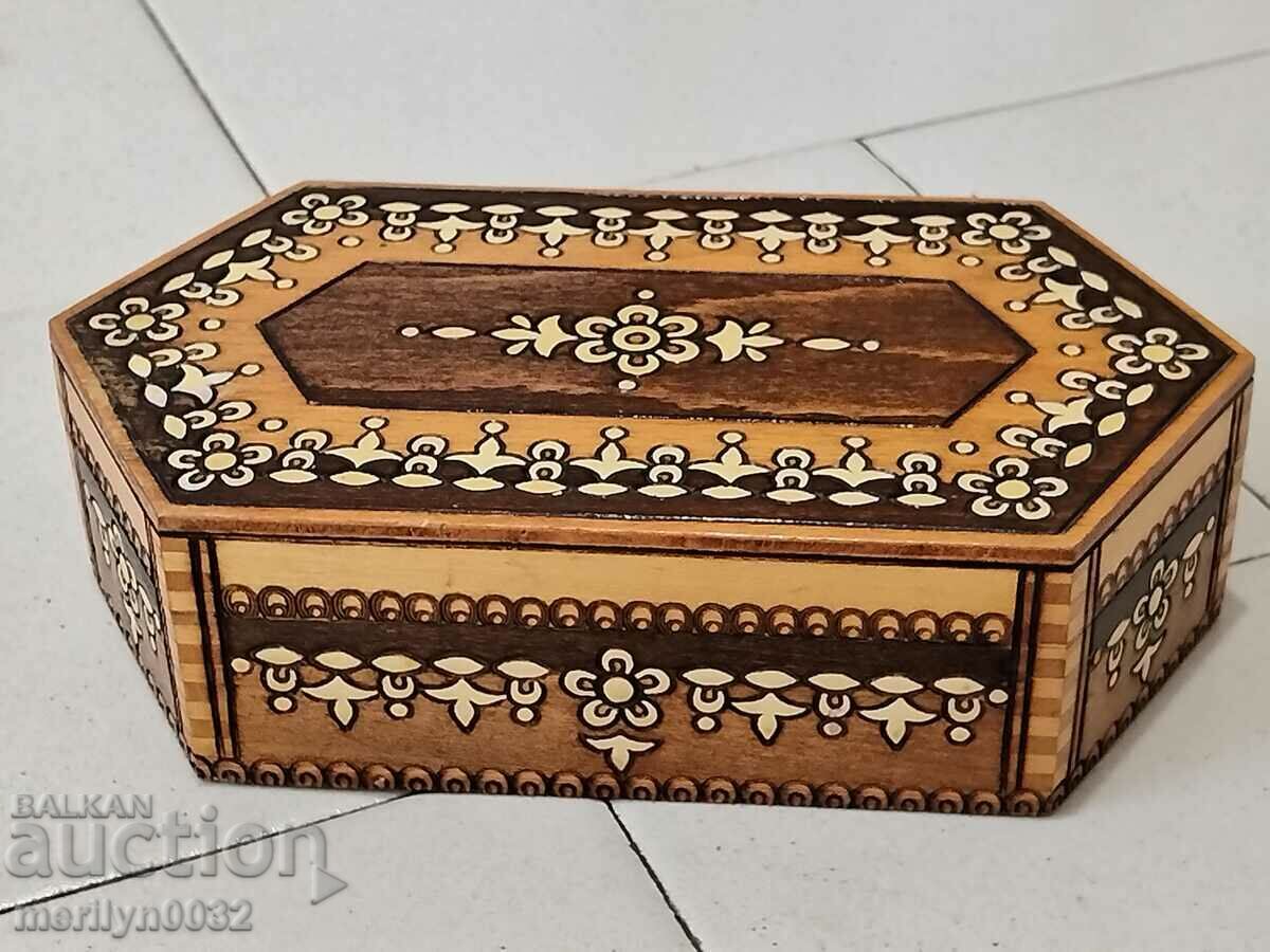 Old wooden pyrographed box SAMPLE 80s NRB with price 79.00 BGN | € 40.39 Old wooden pyrographed box SAMPLE 80s NRB with price 79.00 BGN | € 40.39