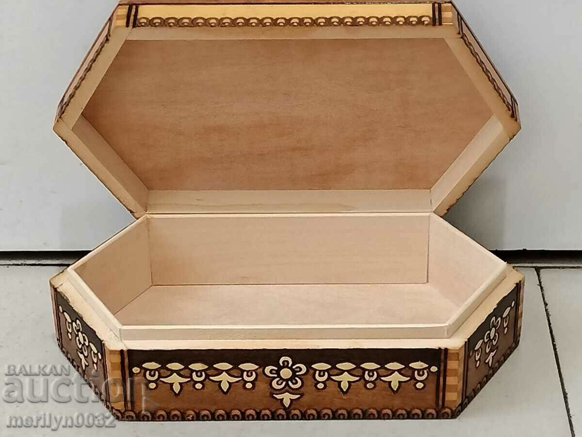 Old wooden pyrographed box SAMPLE 80s NRB - 6 Old wooden pyrographed box SAMPLE 80s NRB - 6