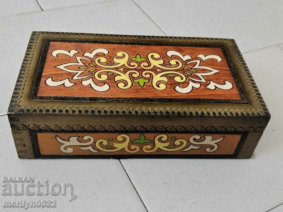 Old wooden pyrographed box SAMPLE 80s NRB with price 79.00 BGN | € 40.39 Old wooden pyrographed box SAMPLE 80s NRB with price 79.00 BGN | € 40.39