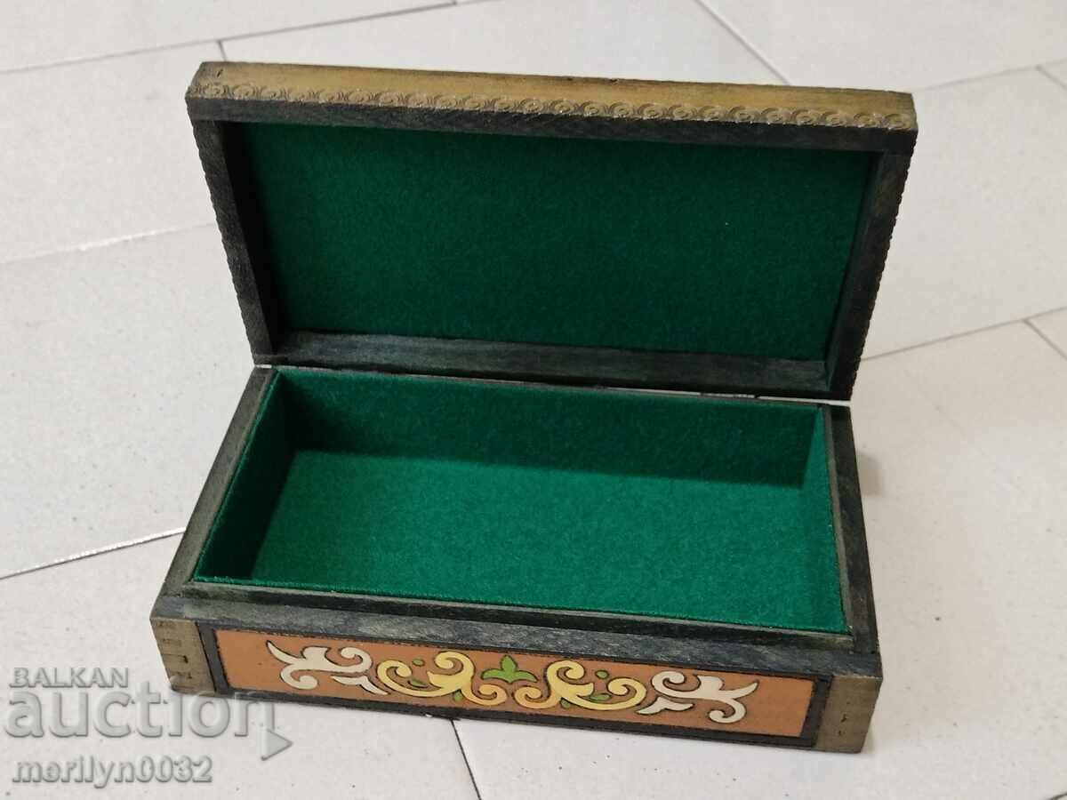Auction Old wooden pyrographed box SAMPLE 80s NRB Auction Old wooden pyrographed box SAMPLE 80s NRB