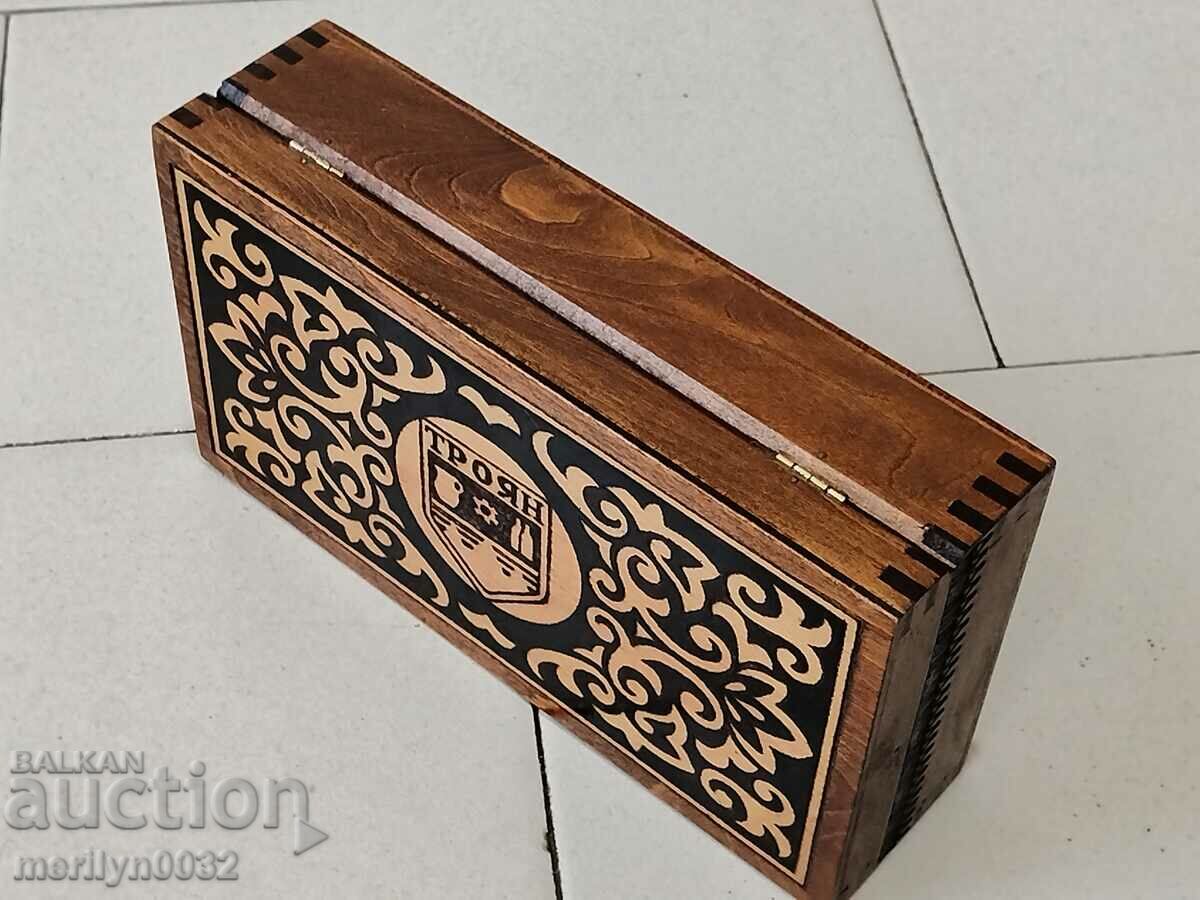 Delivery of Old wooden pyrographed box SAMPLE Troyan 80s NRB