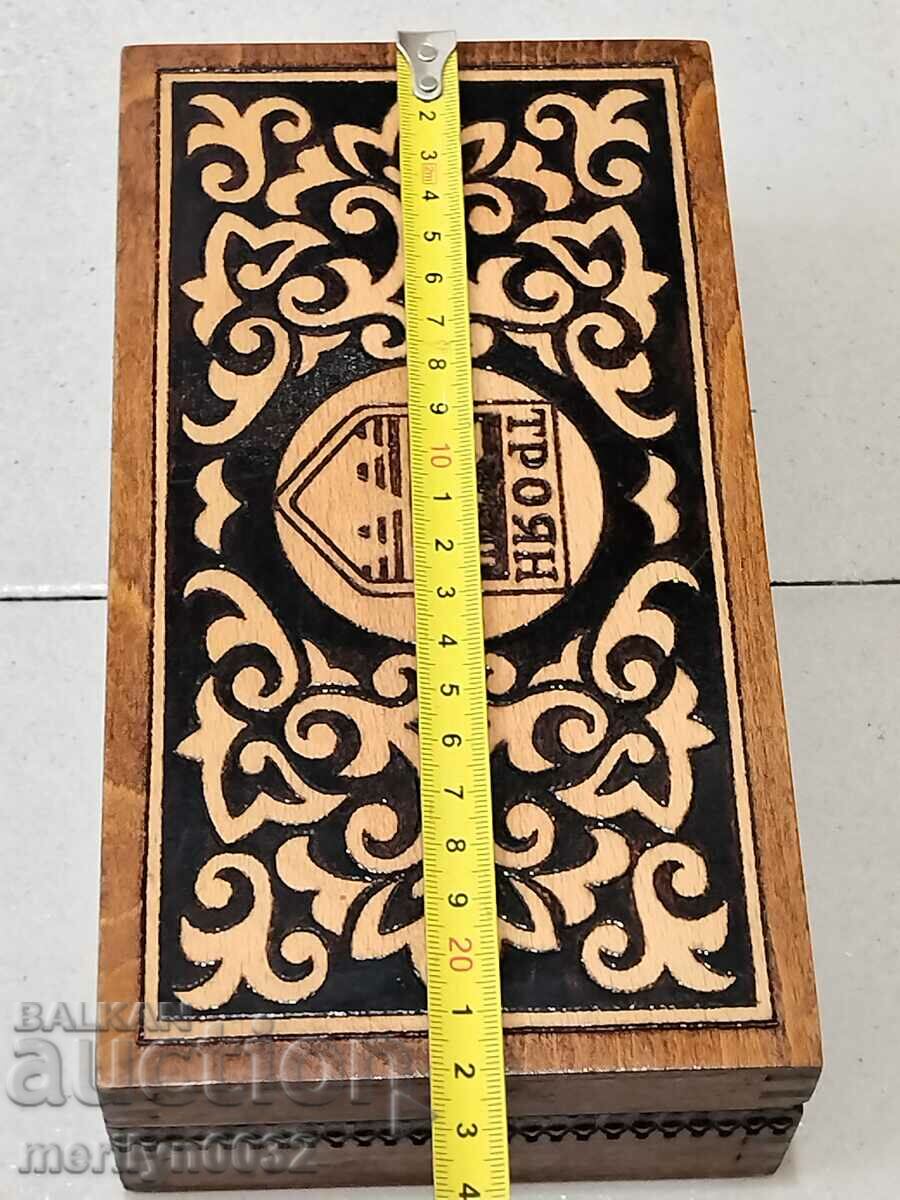 Old wooden pyrographed box SAMPLE Troyan 80s NRB - 6