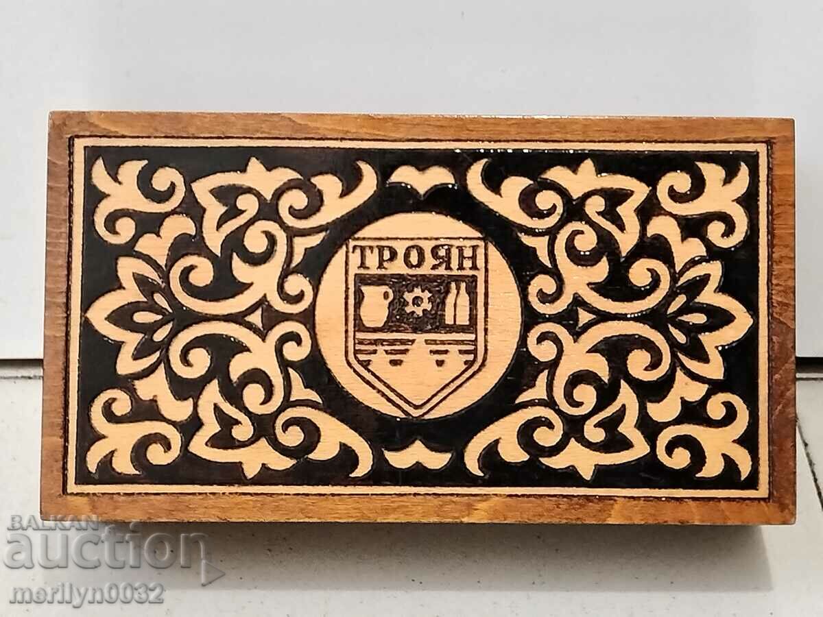 Old wooden pyrographed box SAMPLE Troyan 80s NRB - 7