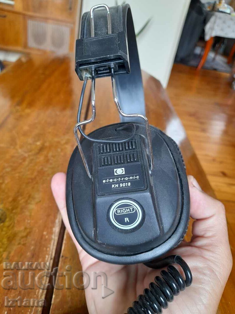 Old Electronic headphones - 5