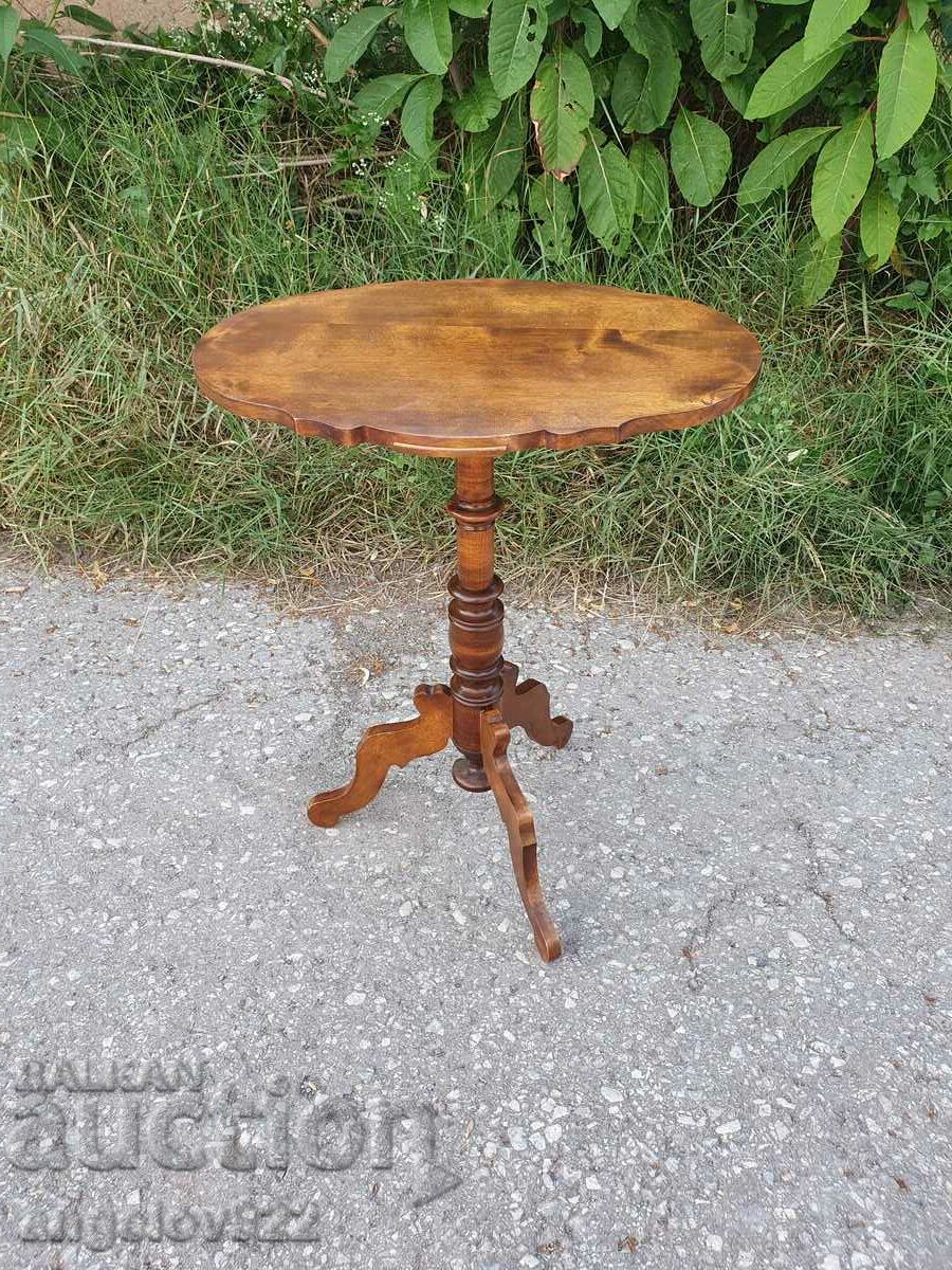 Beautiful vintage solid wood side table!!!