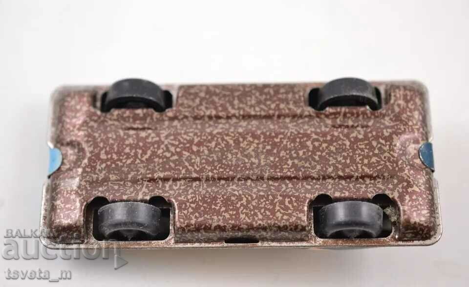 Delivery of Metal car RALLY 86 START children's toys social