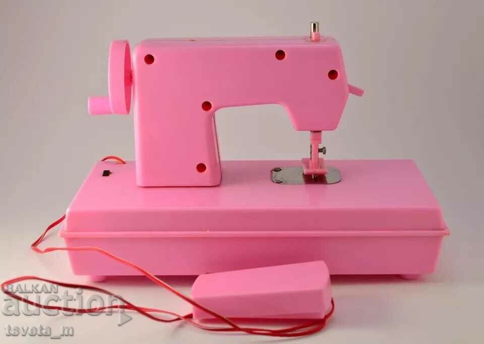 Sewing machine, plastic, children's toys, social with price 14.00 BGN | € 7.16