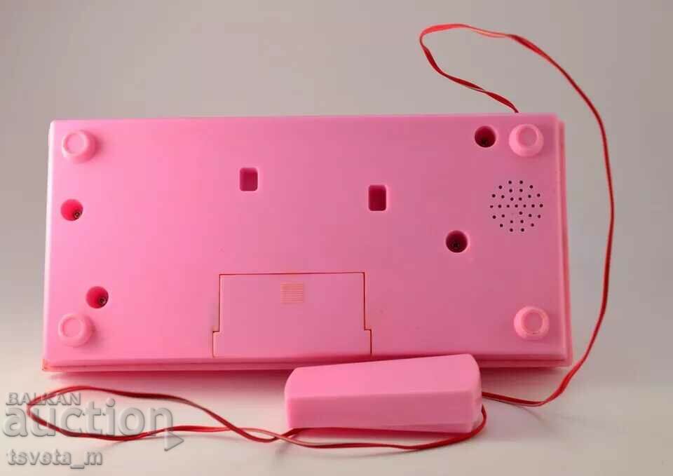 Auction  Sewing machine, plastic, children's toys, social