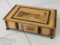 Стара дървена пирографирана кутия МОСТРА Троян 80-те год НРБ
