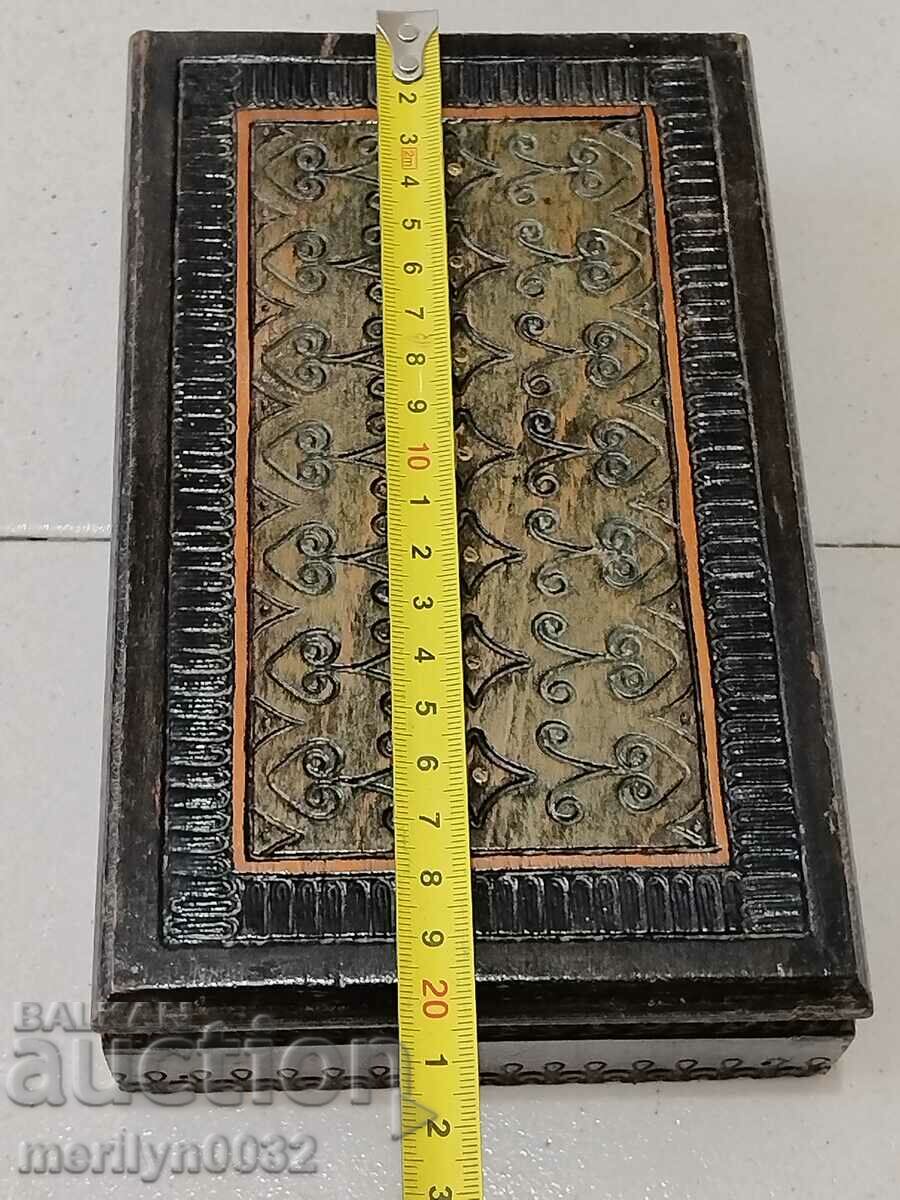 Delivery of Old wooden pyrographed box SAMPLE 80s NRB Delivery of Old wooden pyrographed box SAMPLE 80s NRB