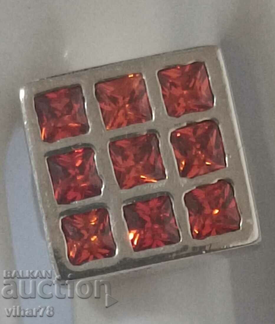 Ασημένιο δαχτυλίδι με γρανάτη με τιμή 159.99 BGN | € 81.80 Ασημένιο δαχτυλίδι με γρανάτη με τιμή 159.99 BGN | € 81.80