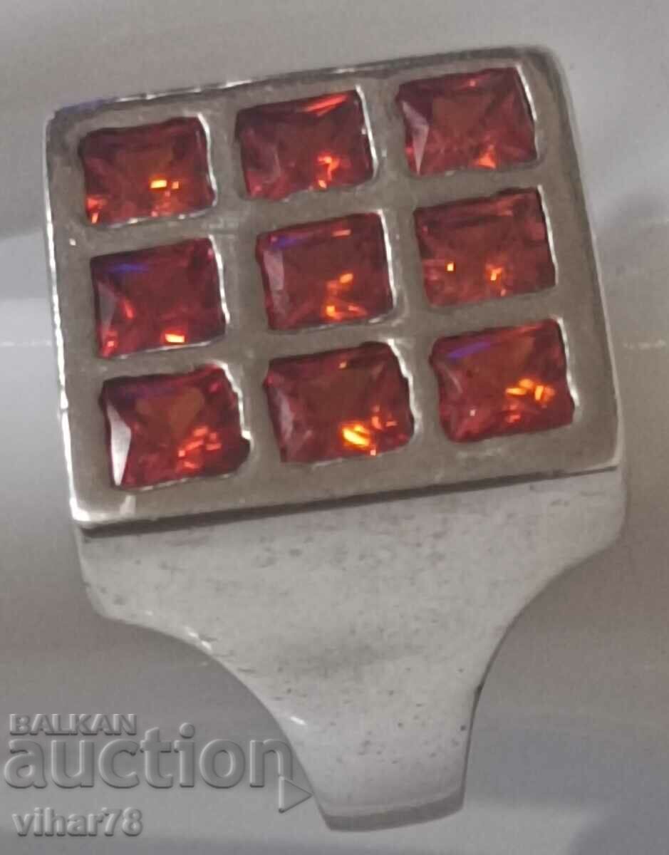 Δημοπρασία Ασημένιο δαχτυλίδι με γρανάτη Δημοπρασία Ασημένιο δαχτυλίδι με γρανάτη